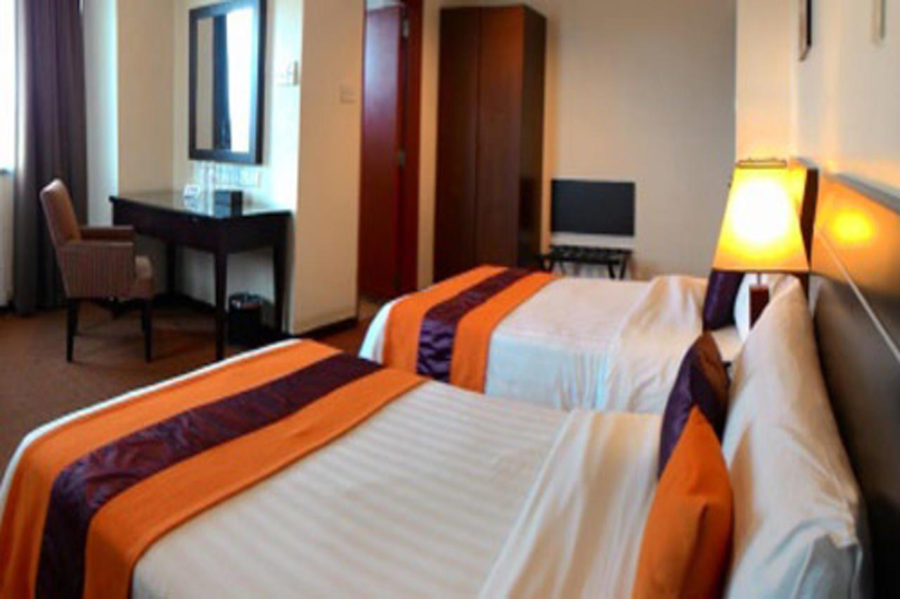 Hock Lee Hotel&Residences Kuching Exterior foto