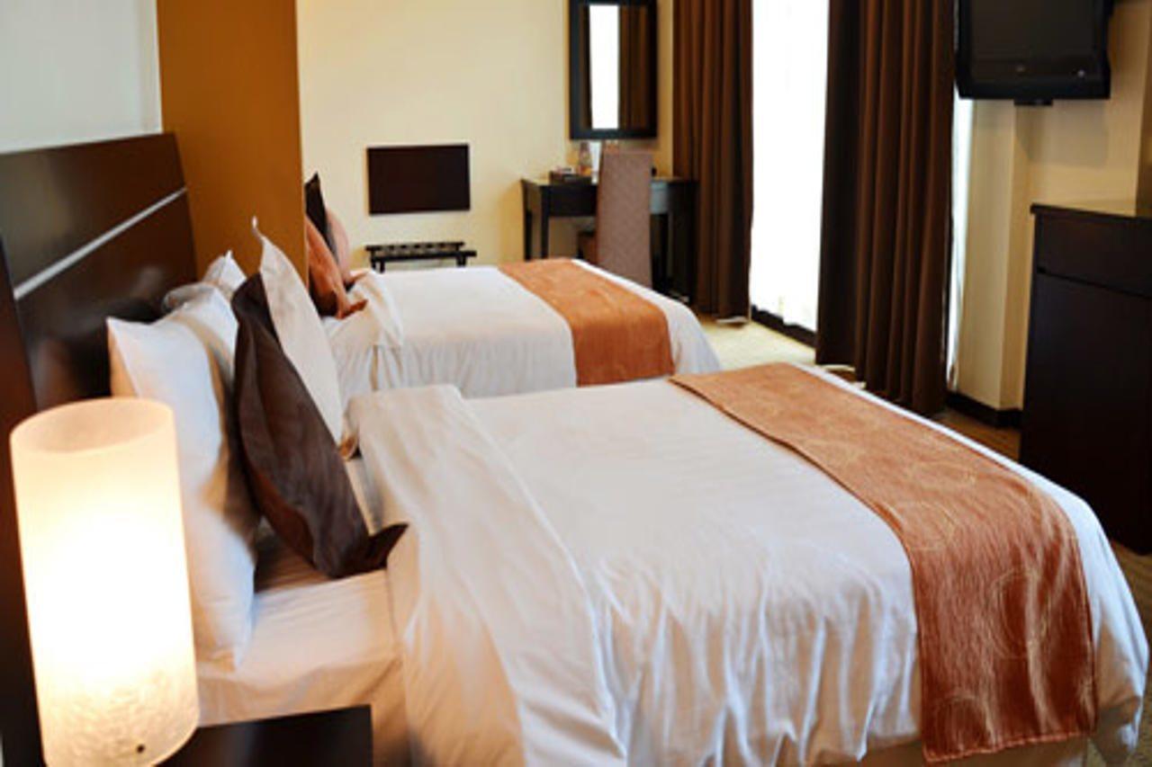 Hock Lee Hotel&Residences Kuching Exterior foto