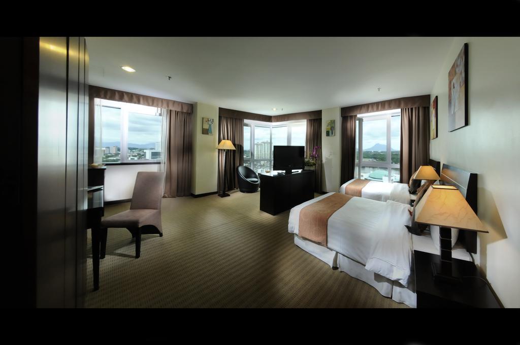 Hock Lee Hotel&Residences Kuching Exterior foto