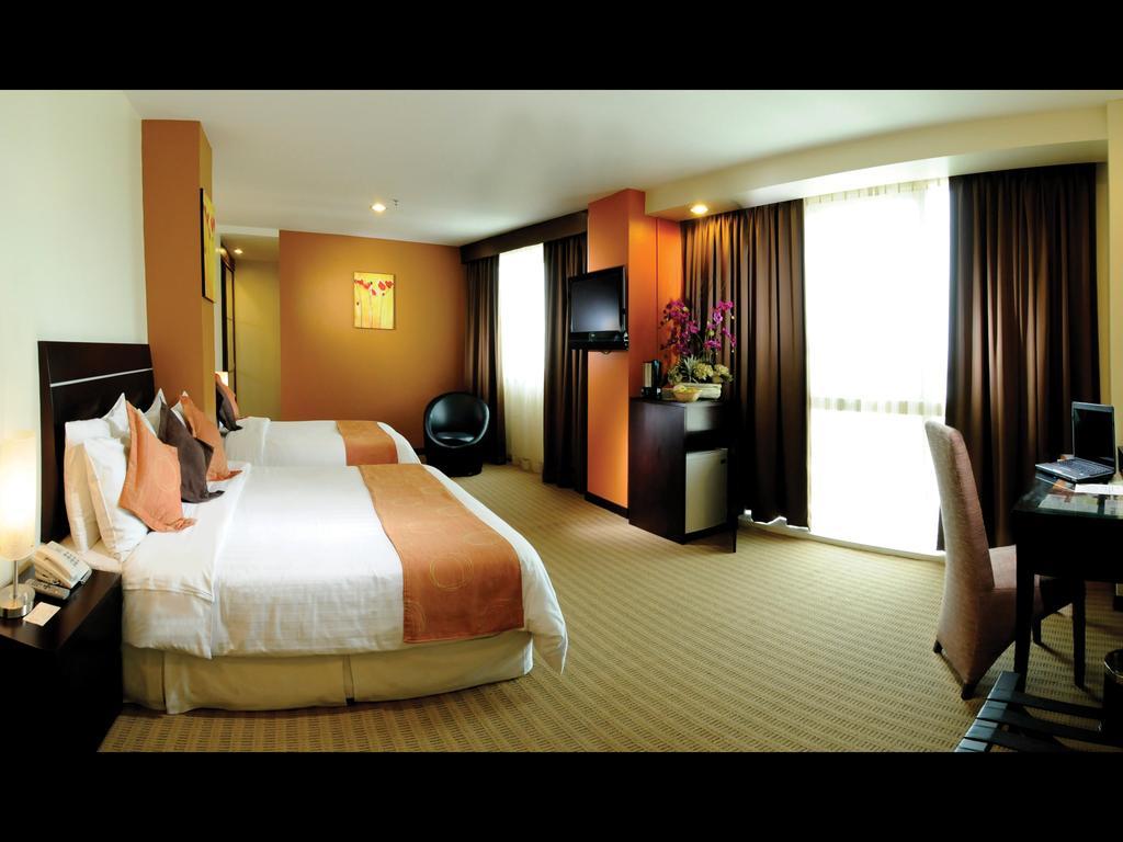 Hock Lee Hotel&Residences Kuching Exterior foto